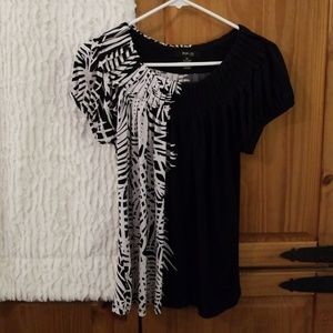 A line blouse with bamboo print